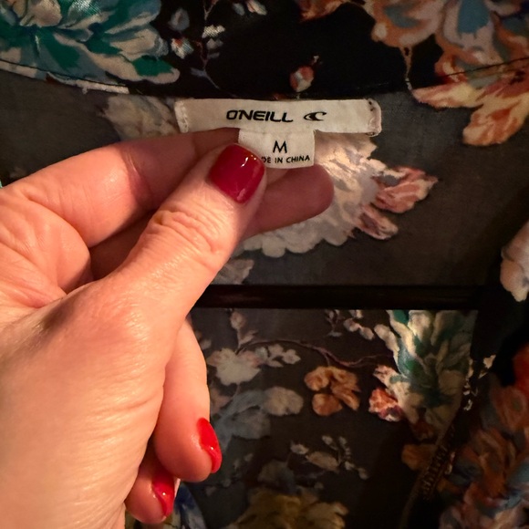 O'Neill Black Floral Women's Blouse - Picture 2 of 4
